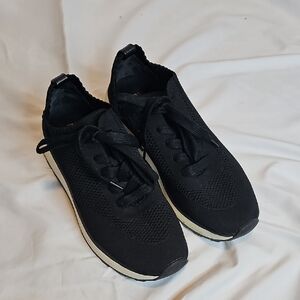 Nordstrom Rack Lesley Black and white Knit Sneakers Women's 7.5